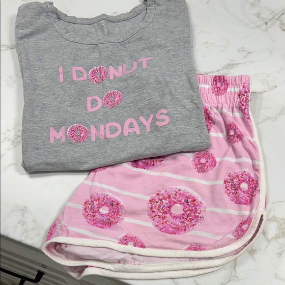 Mommy & Me pajama set - Picture 2 of 3